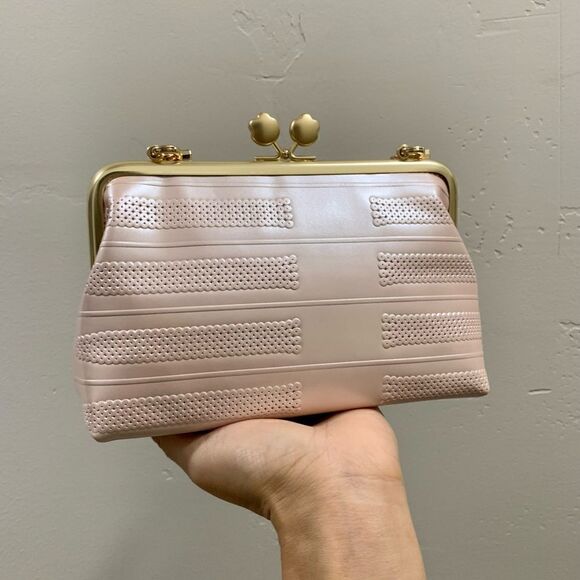 Handmade Genuine Embossed Leather Cute Kisslock Wristlet/Crossbody & 2 Chains - Picture 6 of 15